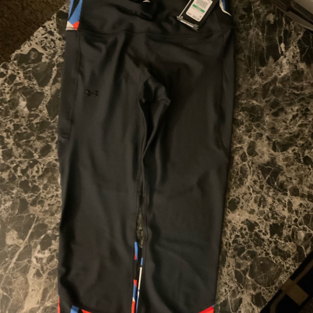 NWT! Under Armour leggings size Large